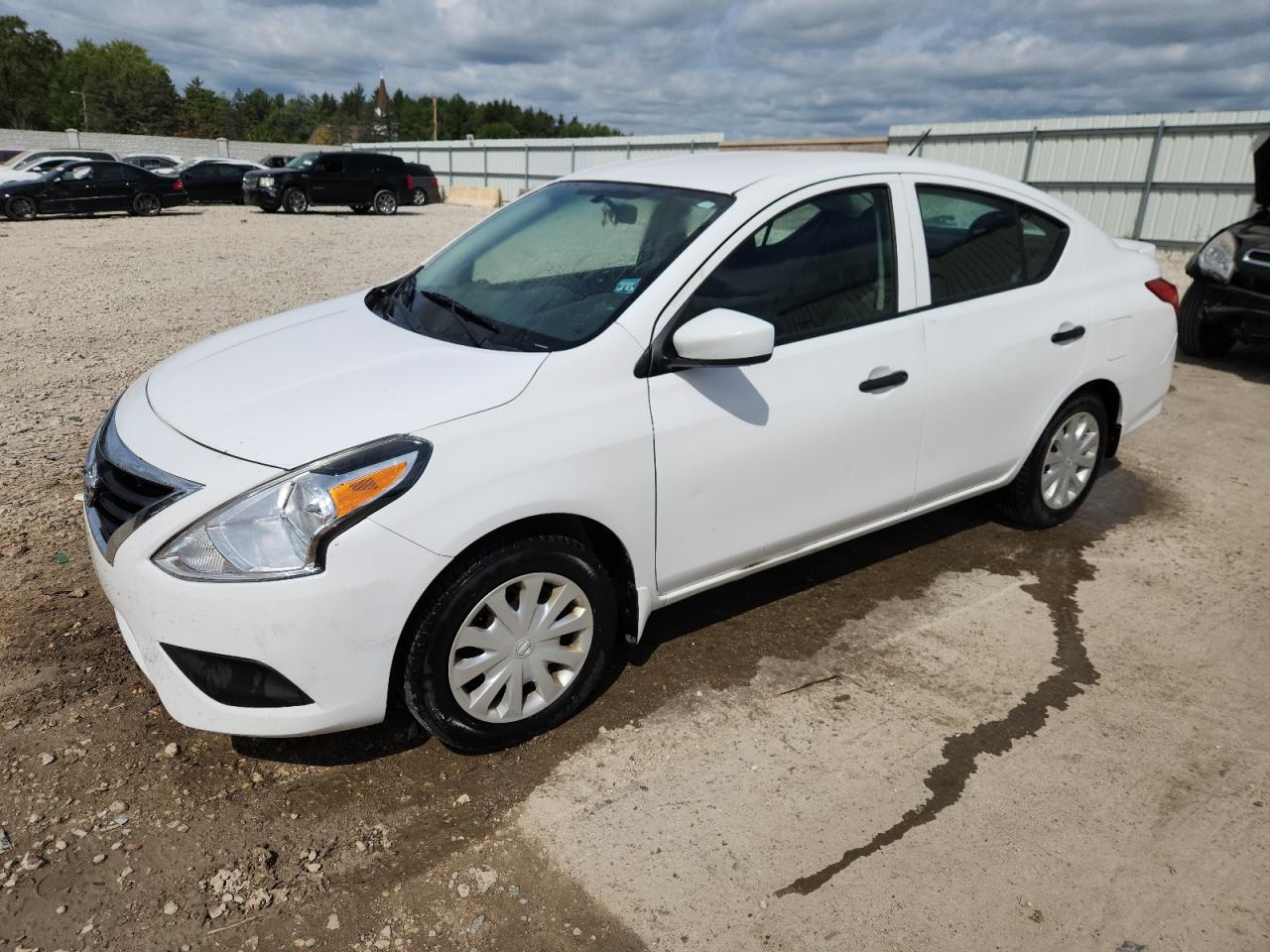 NISSAN VERSA S