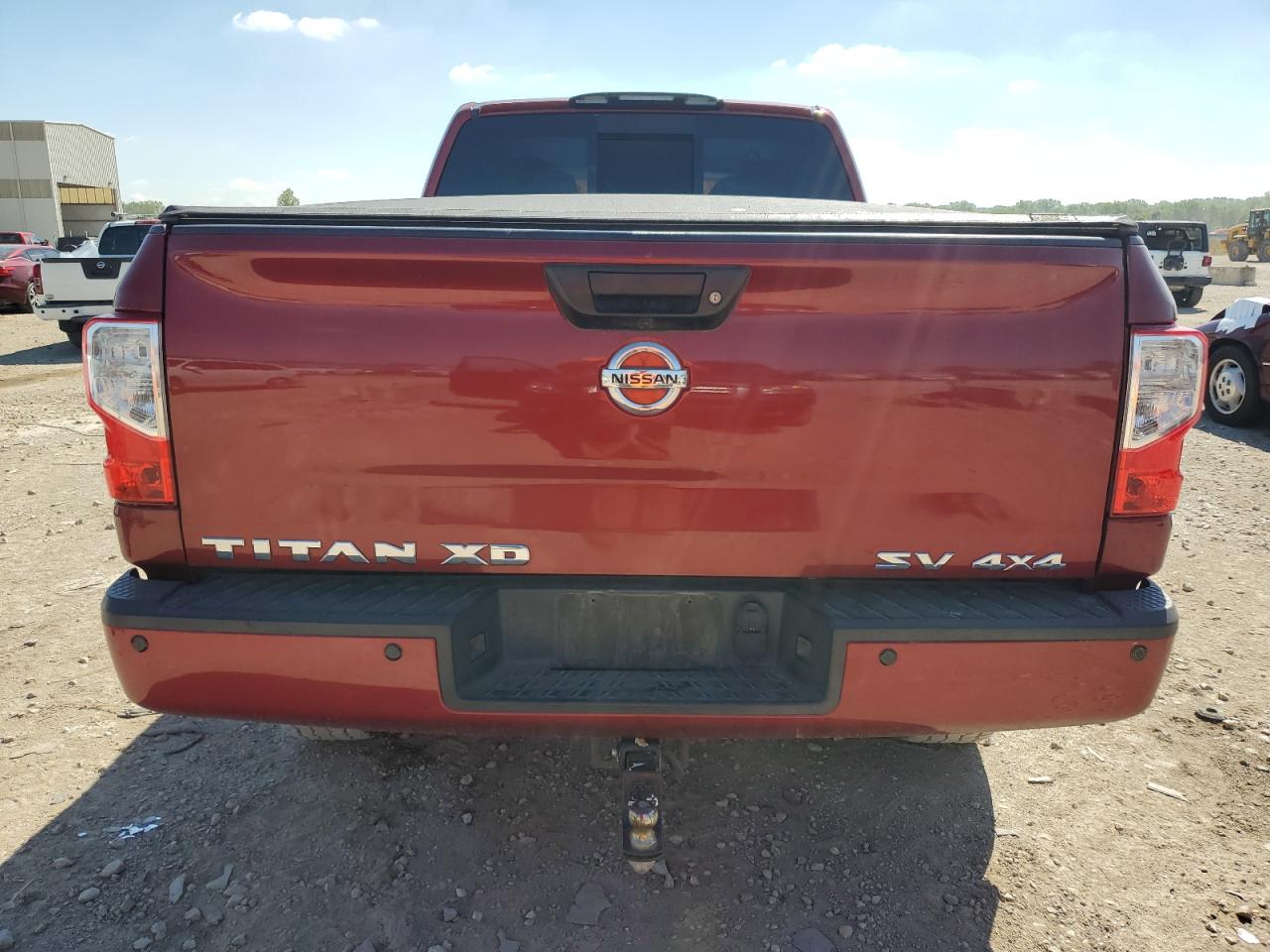 NISSAN TITAN SL