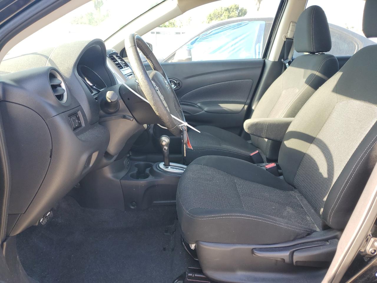 NISSAN VERSA S