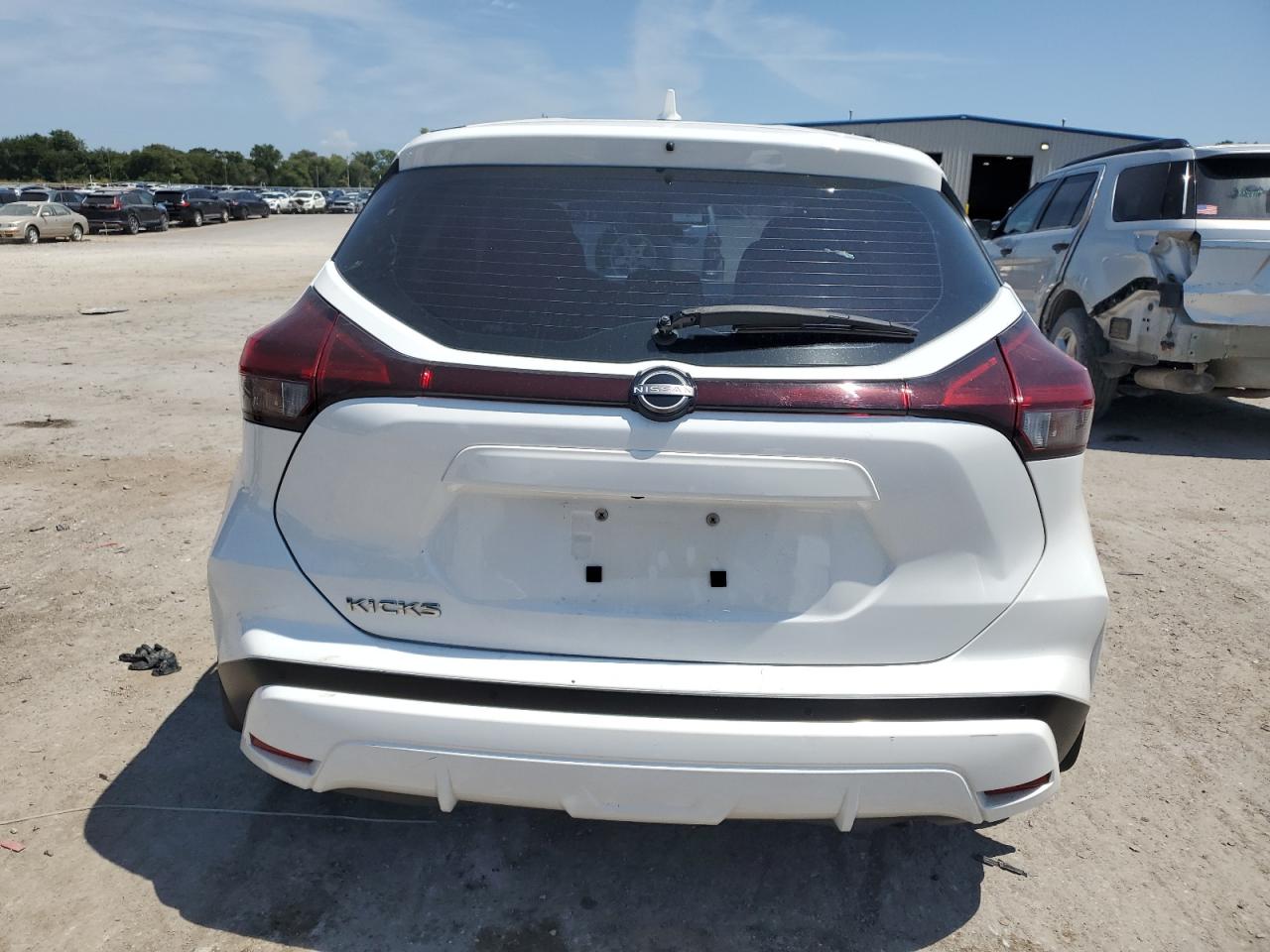 NISSAN KICKS S