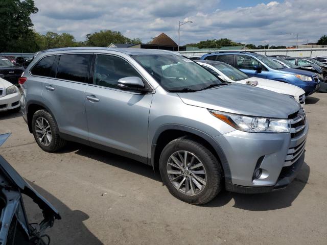 2019 TOYOTA HIGHLANDER SE 5TDJZRFH0KS723522