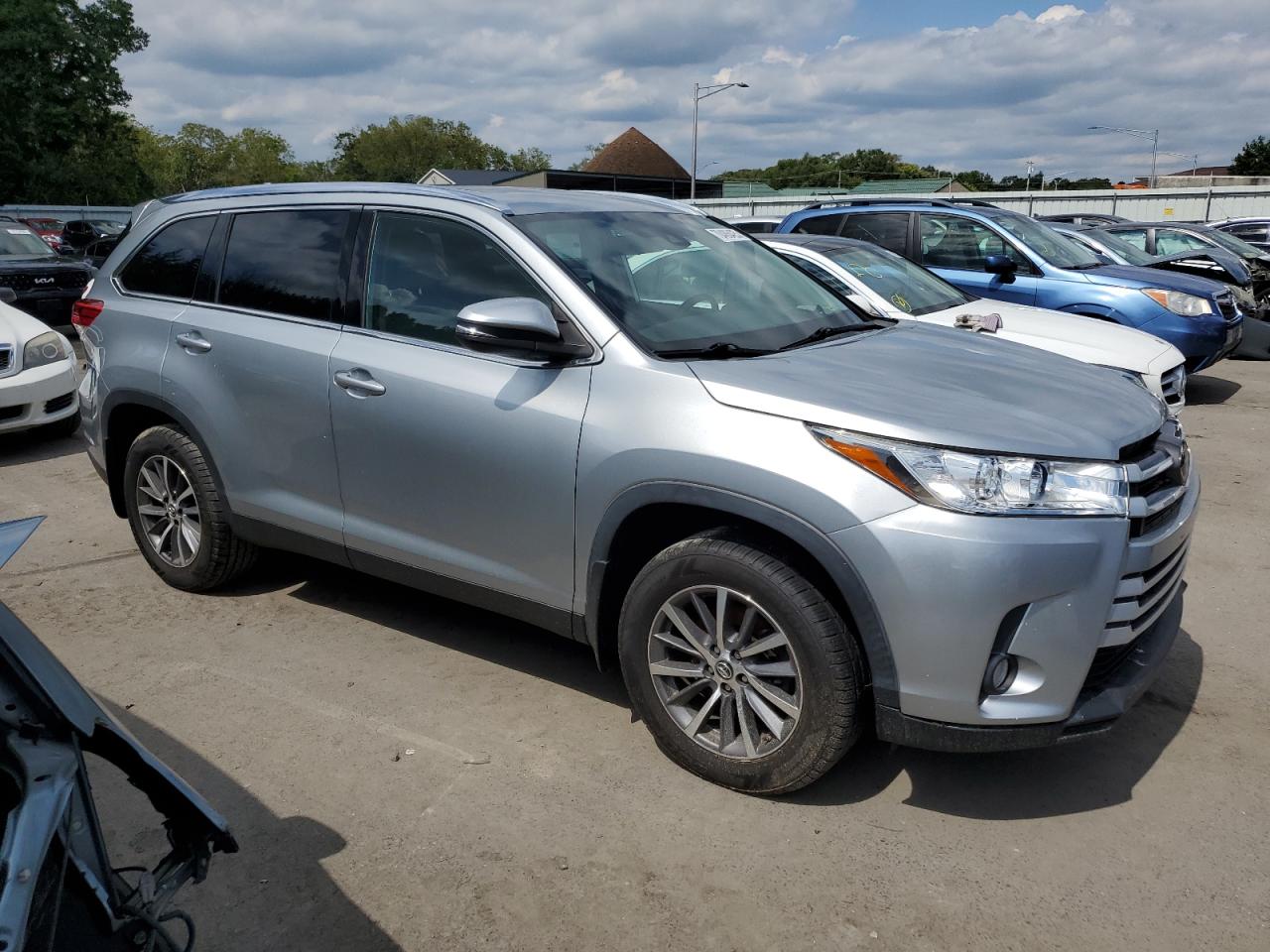TOYOTA HIGHLANDER SE