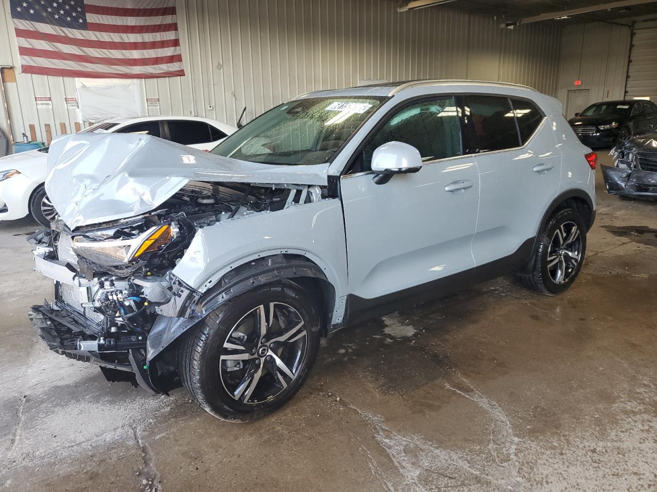 VOLVO XC40 CORE