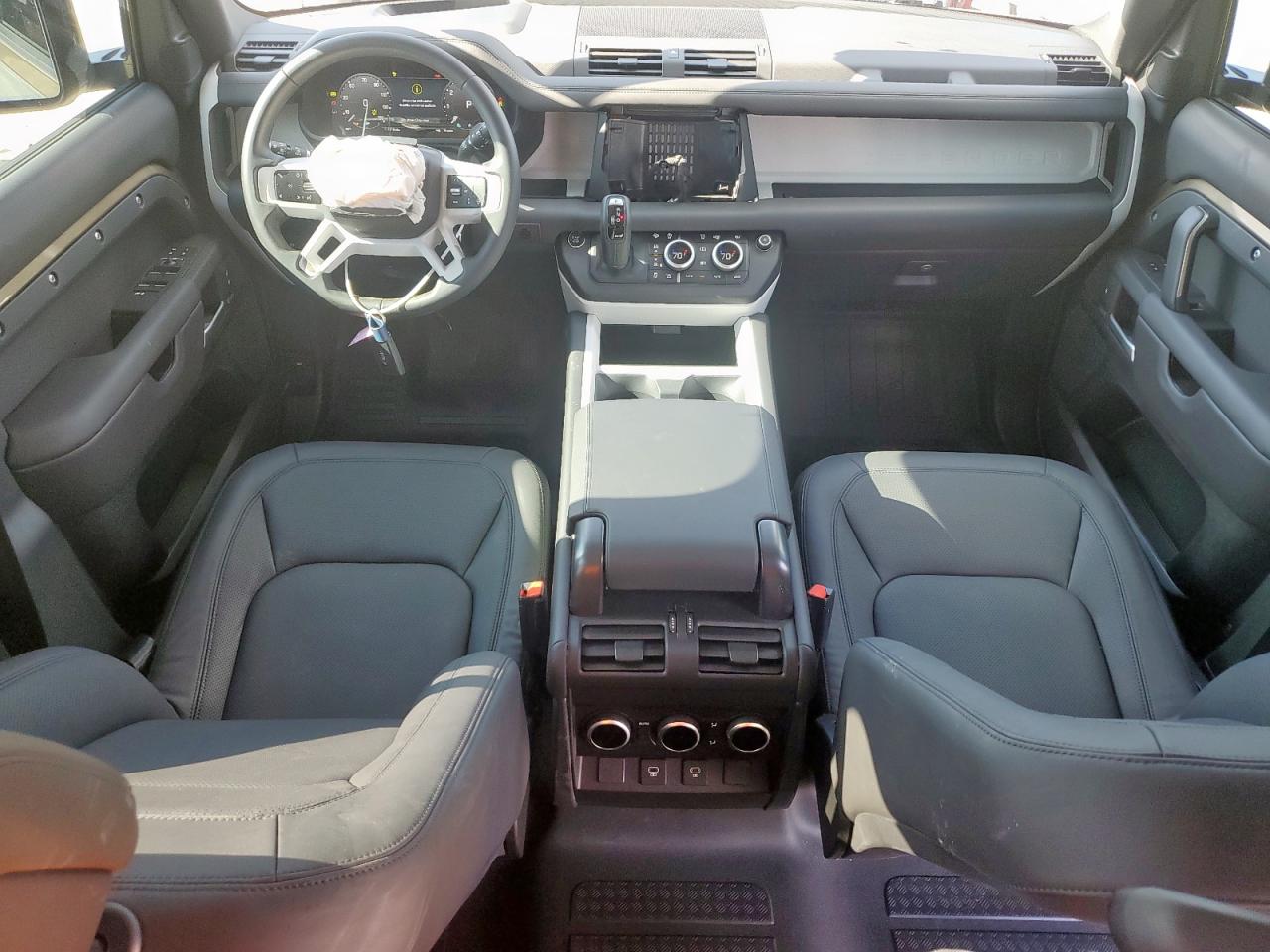 LAND ROVER DEFENDER 110 X-DYNAMIC SE