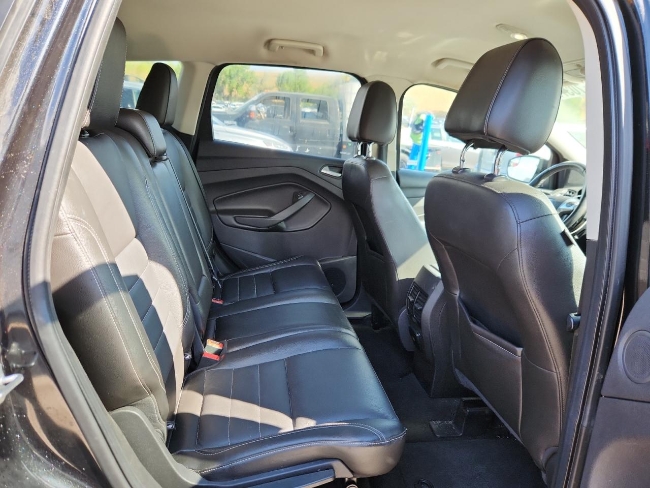 FORD ESCAPE TITANIUM