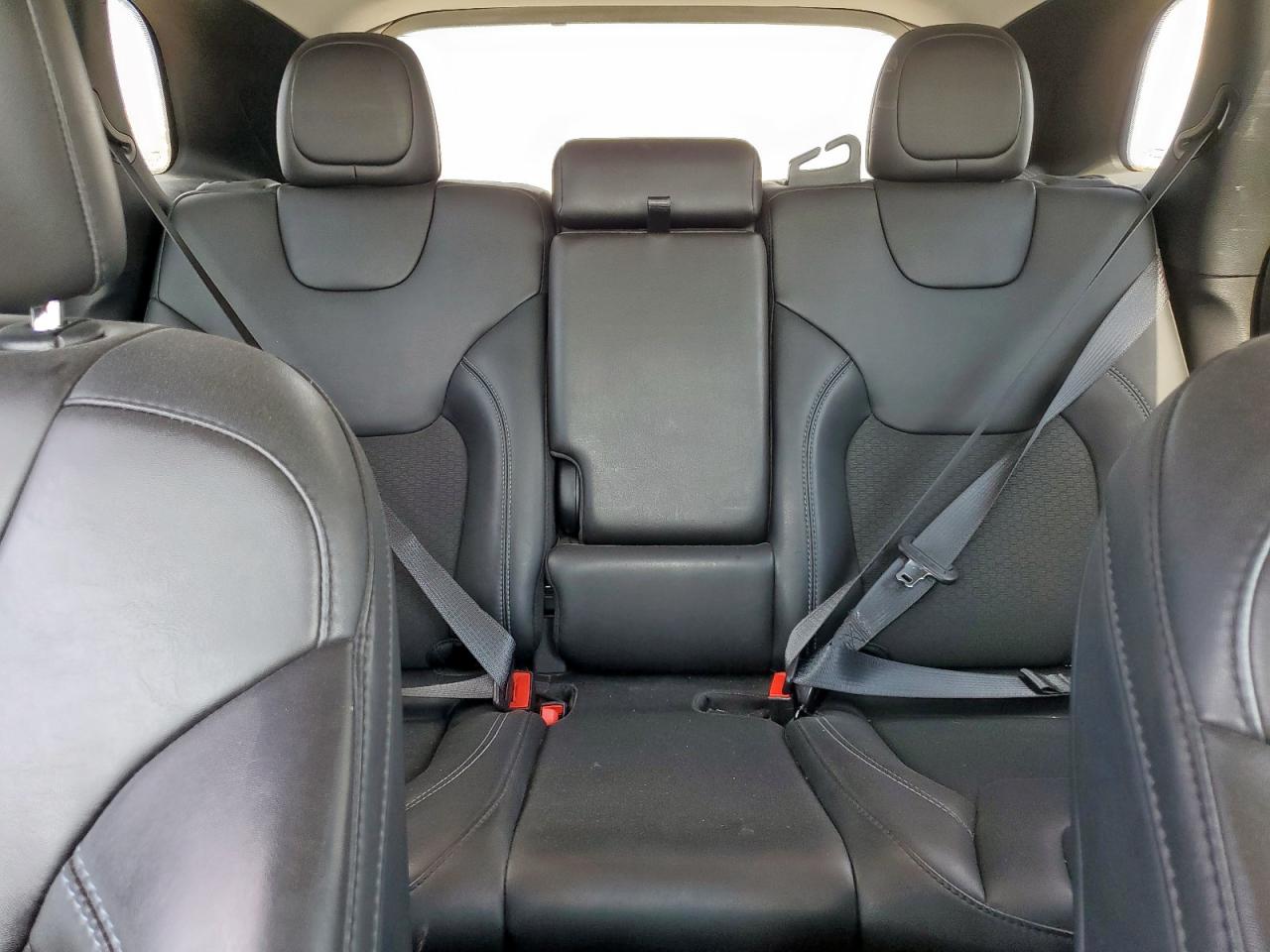 JEEP GRAND CHEROKEE LATITUDE PLUS