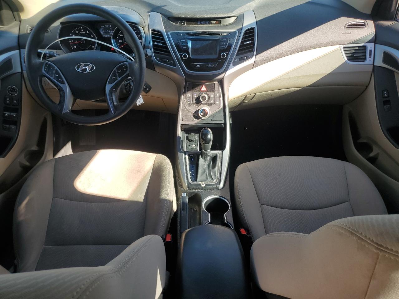 HYUNDAI ELANTRA SE