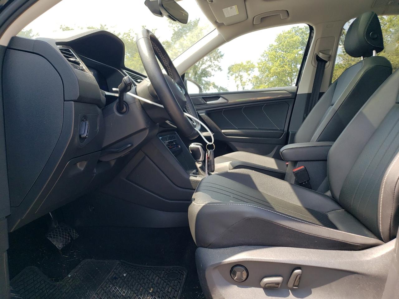 VOLKSWAGEN TIGUAN SE