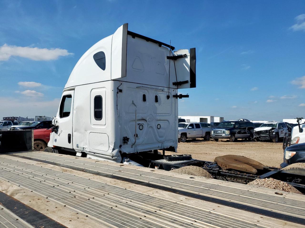 Lot #3254642173 2021 FREIGHTLINER CASCADIA