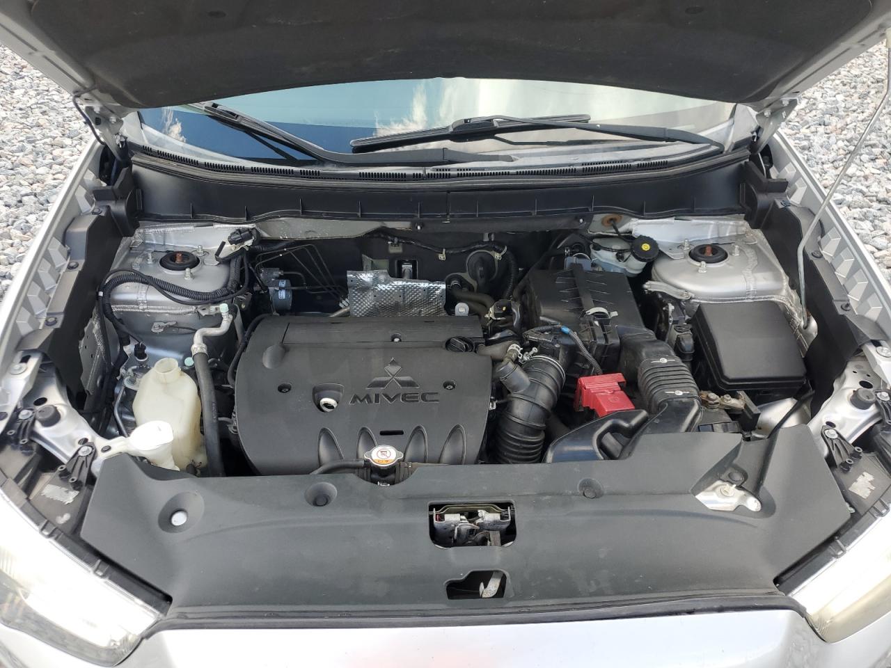 MITSUBISHI OUTLANDER ES