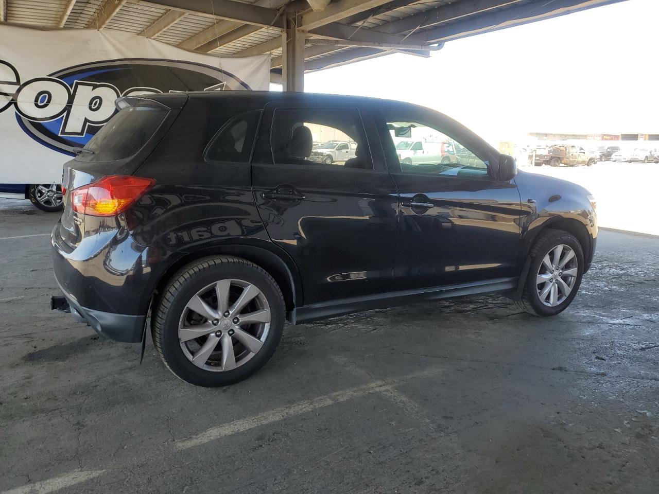 MITSUBISHI OUTLANDER ES