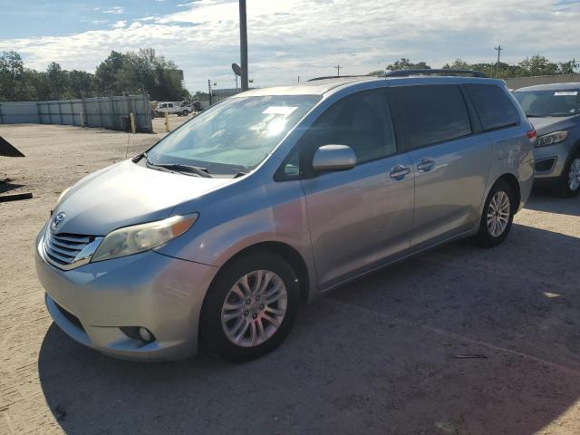TOYOTA SIENNA XLE