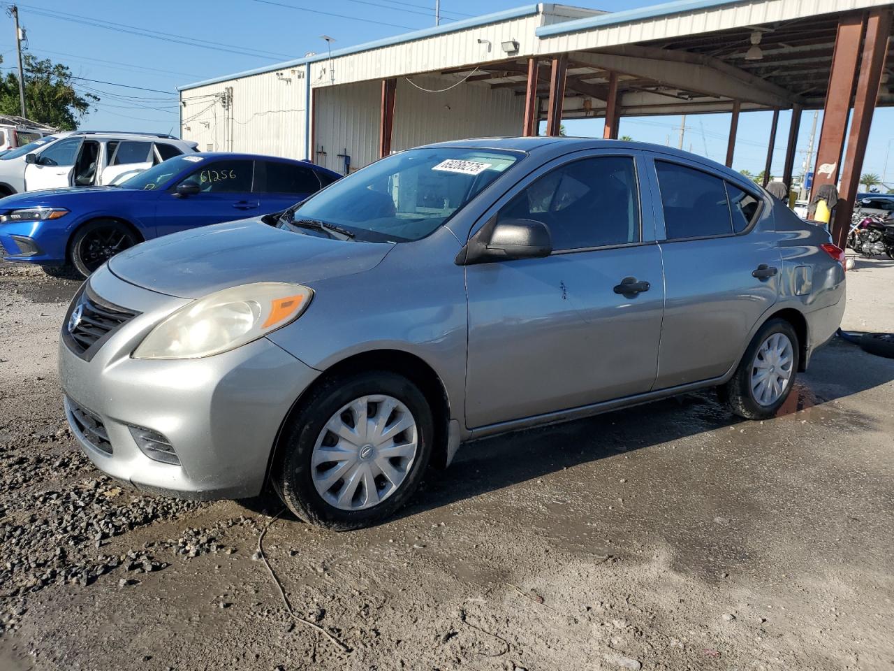 NISSAN VERSA S