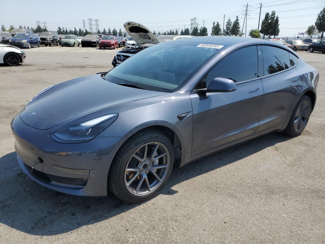 TESLA MODEL 3