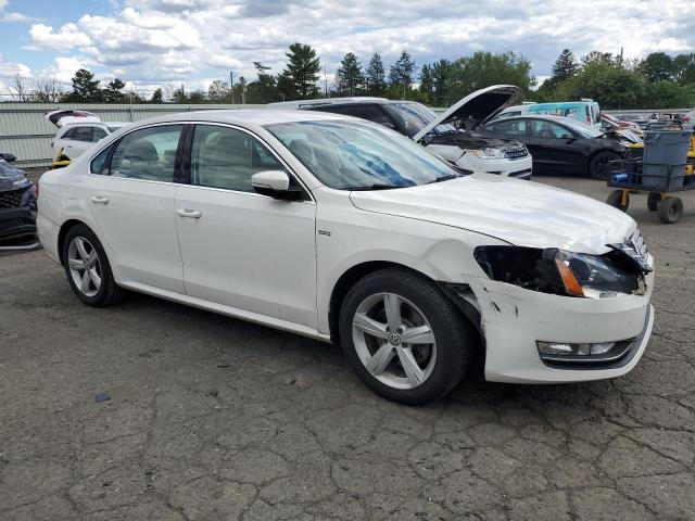 2015 VOLKSWAGEN PASSAT S 1VWAT7A38FC107346