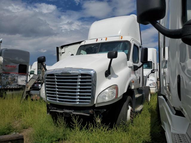 FREIGHTLINER CASCADIA 1 2015 white tractor diesel 1FUBGEDV9FLGH4637 photo #3