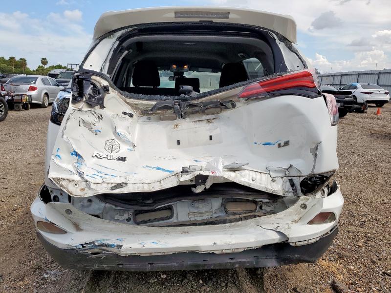 2018 TOYOTA RAV4 LE JTMZFREV8JJ739708