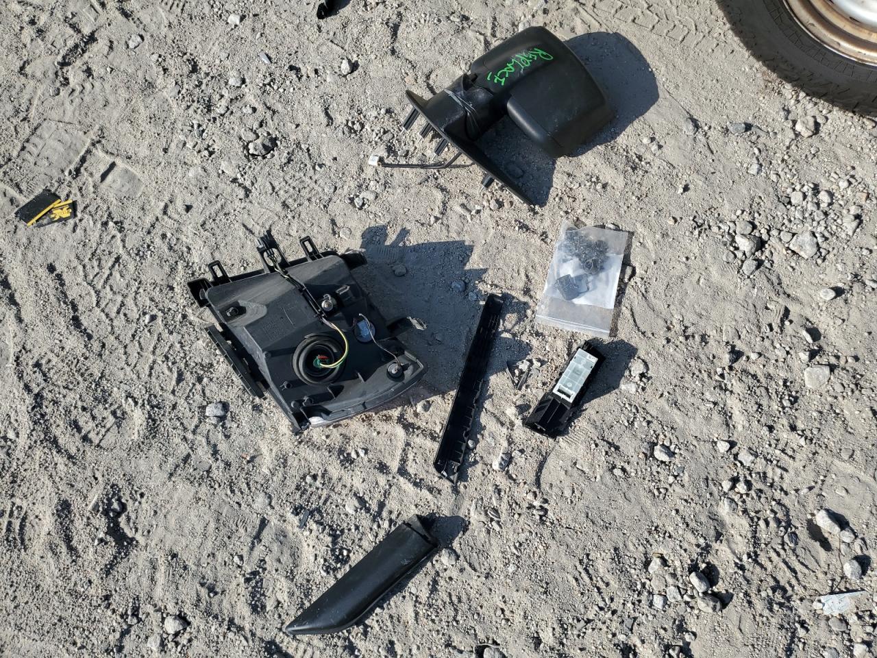 NISSAN NV2500 2500 S