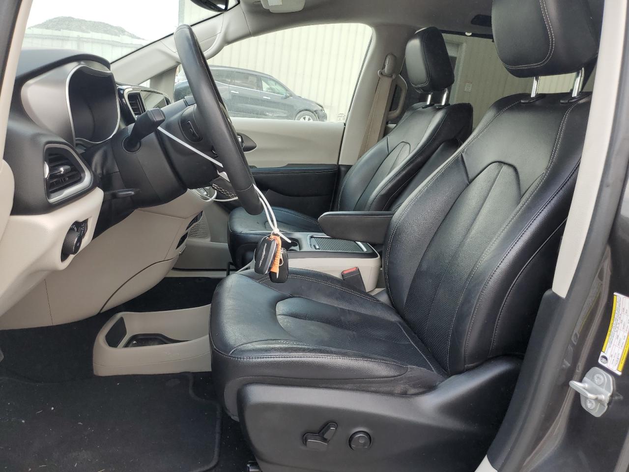 CHRYSLER PACIFICA TOURING L