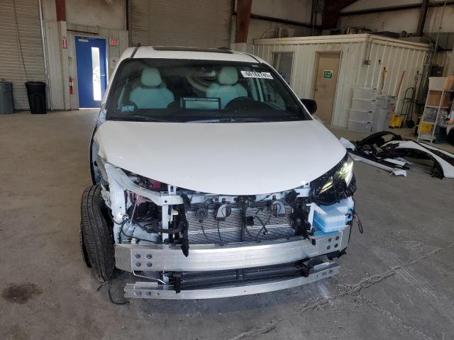 2025 TOYOTA SIENNA XSE 5TDDSKFC8SS189148