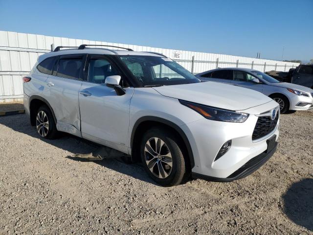 2022 TOYOTA HIGHLANDER HYBRID XLE 5TDHBRCH3NS558531