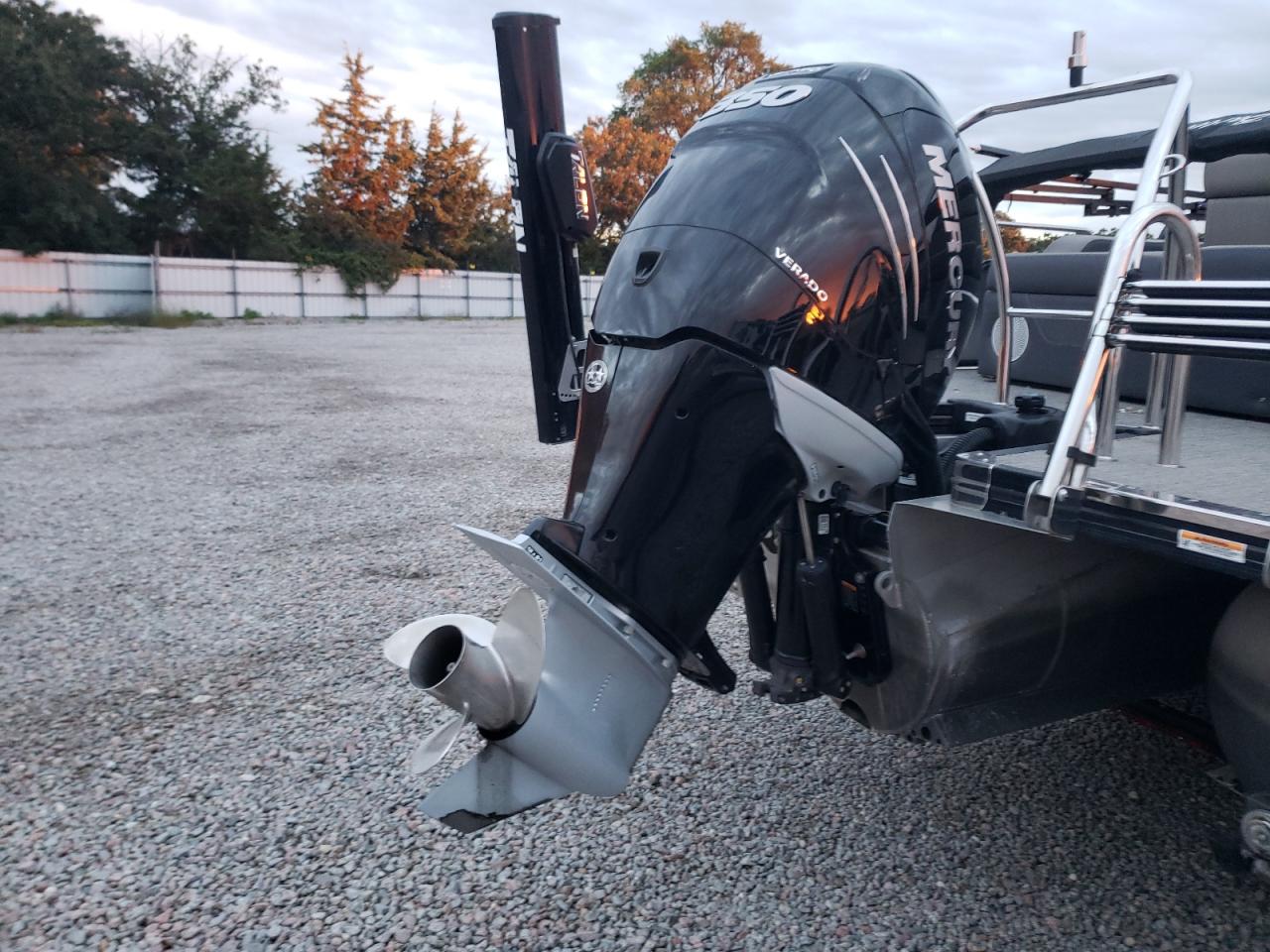 Lot #3227244904 2022 BARLETTA TRITOON