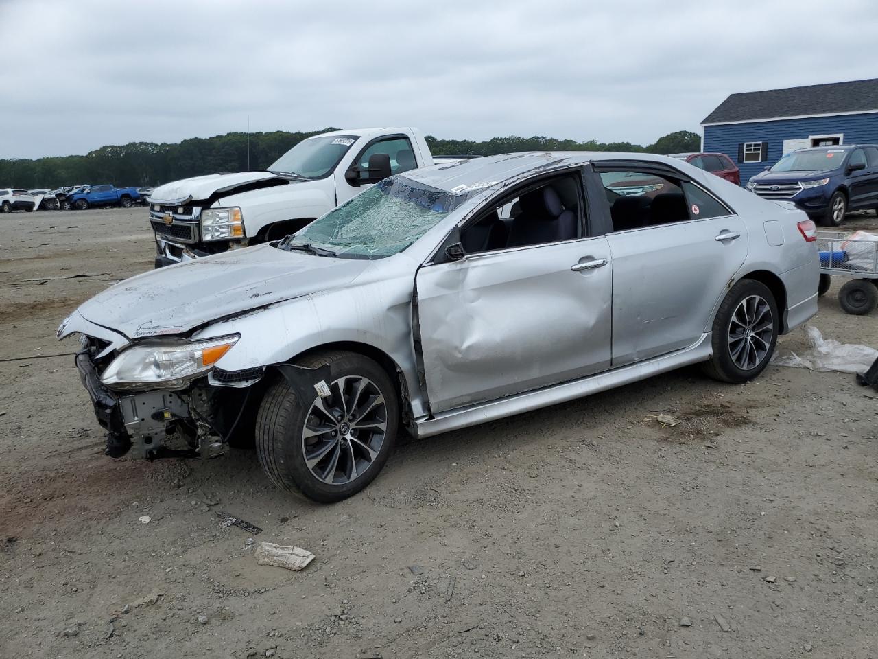 TOYOTA CAMRY BASE