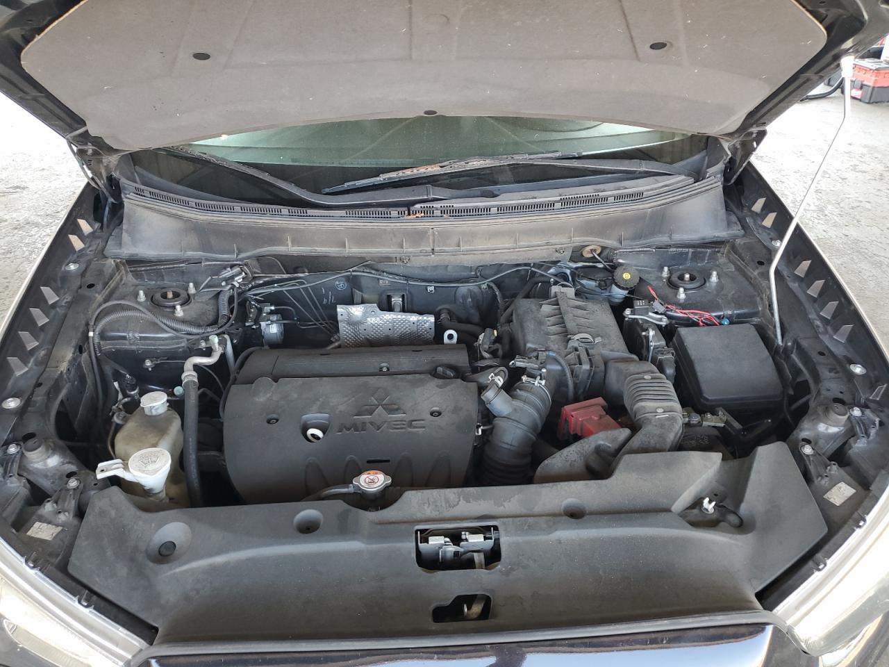 MITSUBISHI OUTLANDER ES