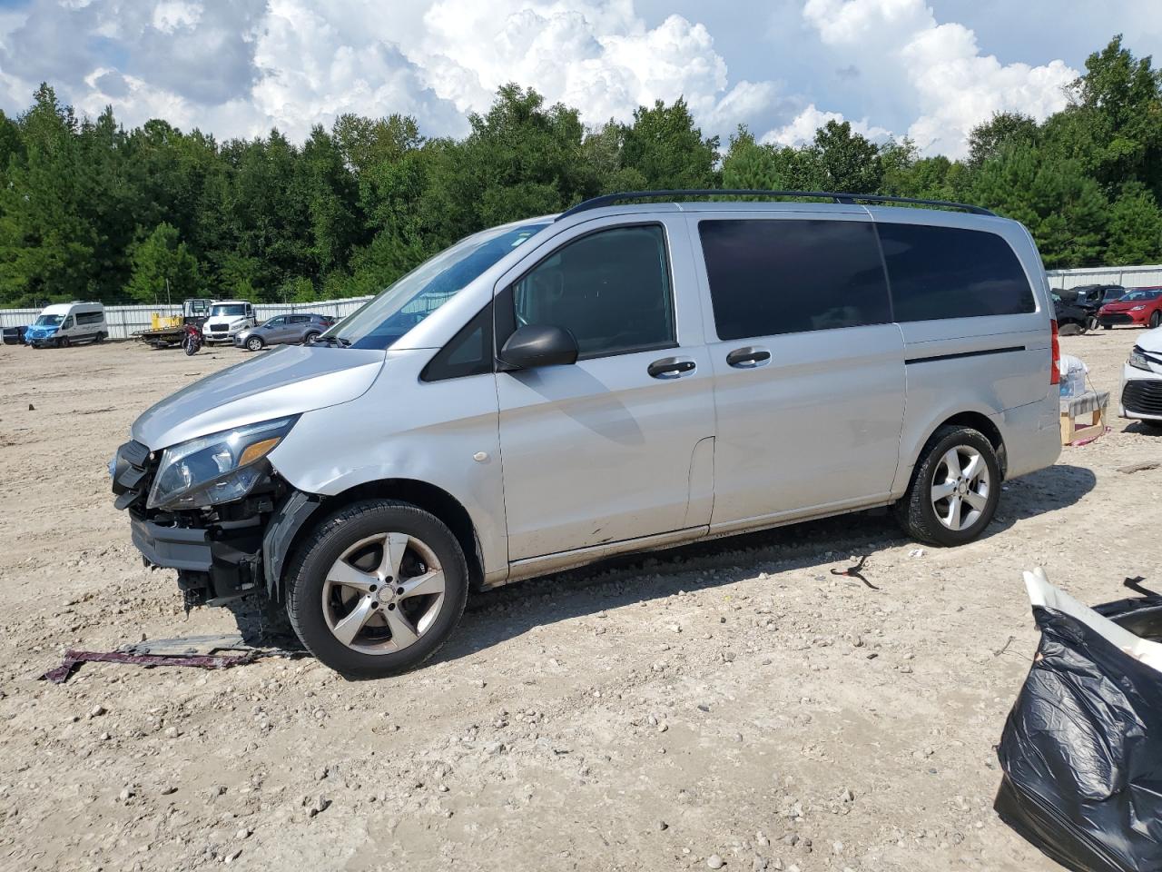 MERCEDES-BENZ METRIS