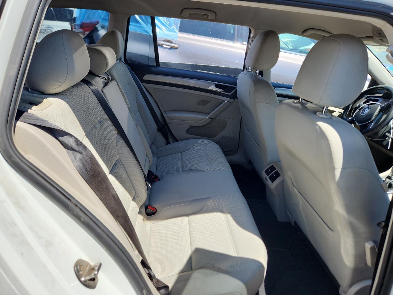 VOLKSWAGEN GOLF SPORTSVAN S