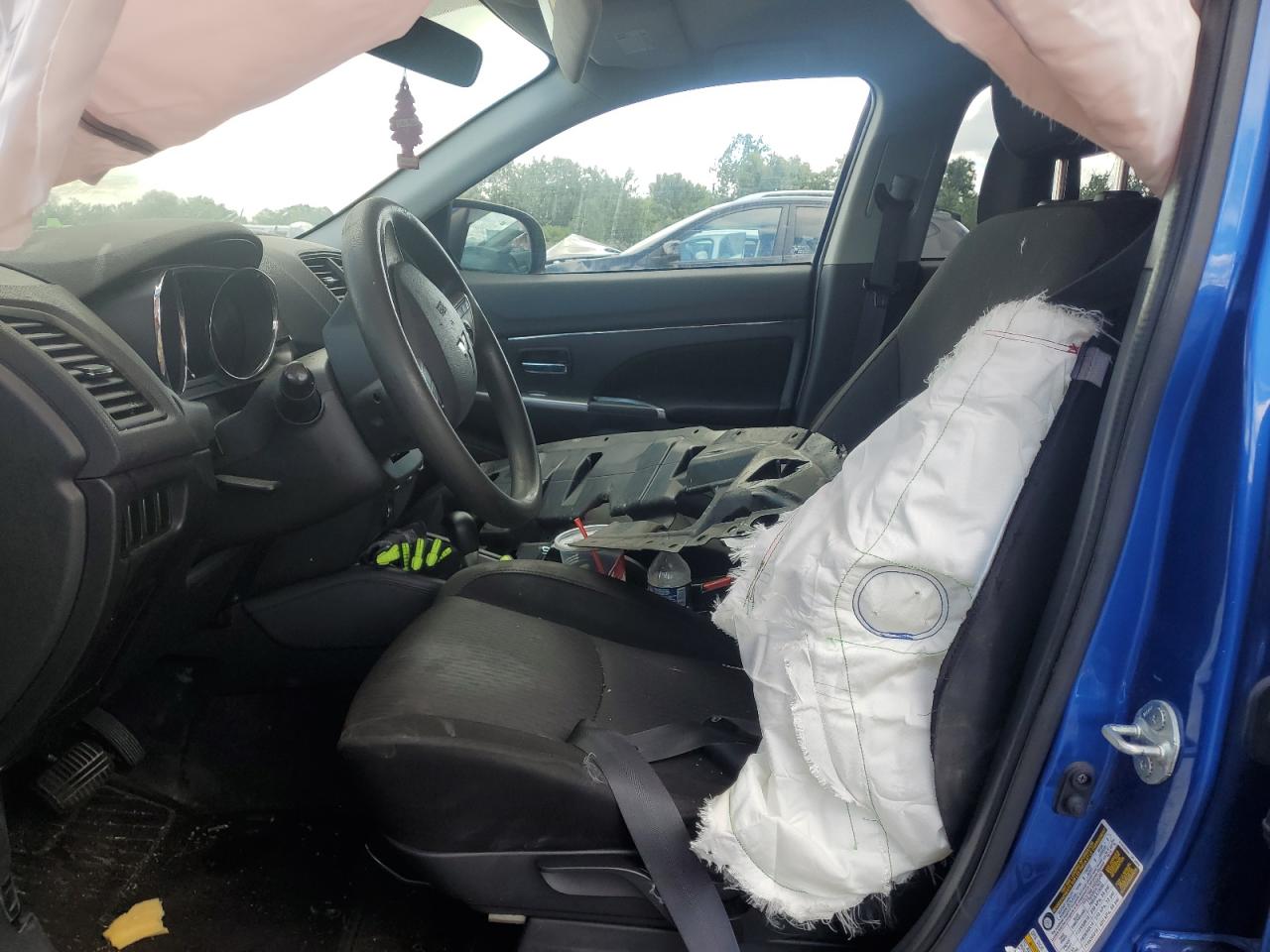 MITSUBISHI OUTLANDER ES