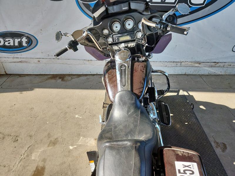 2011 HARLEY-DAVIDSON FLHX 1HD1KBM12BB636387