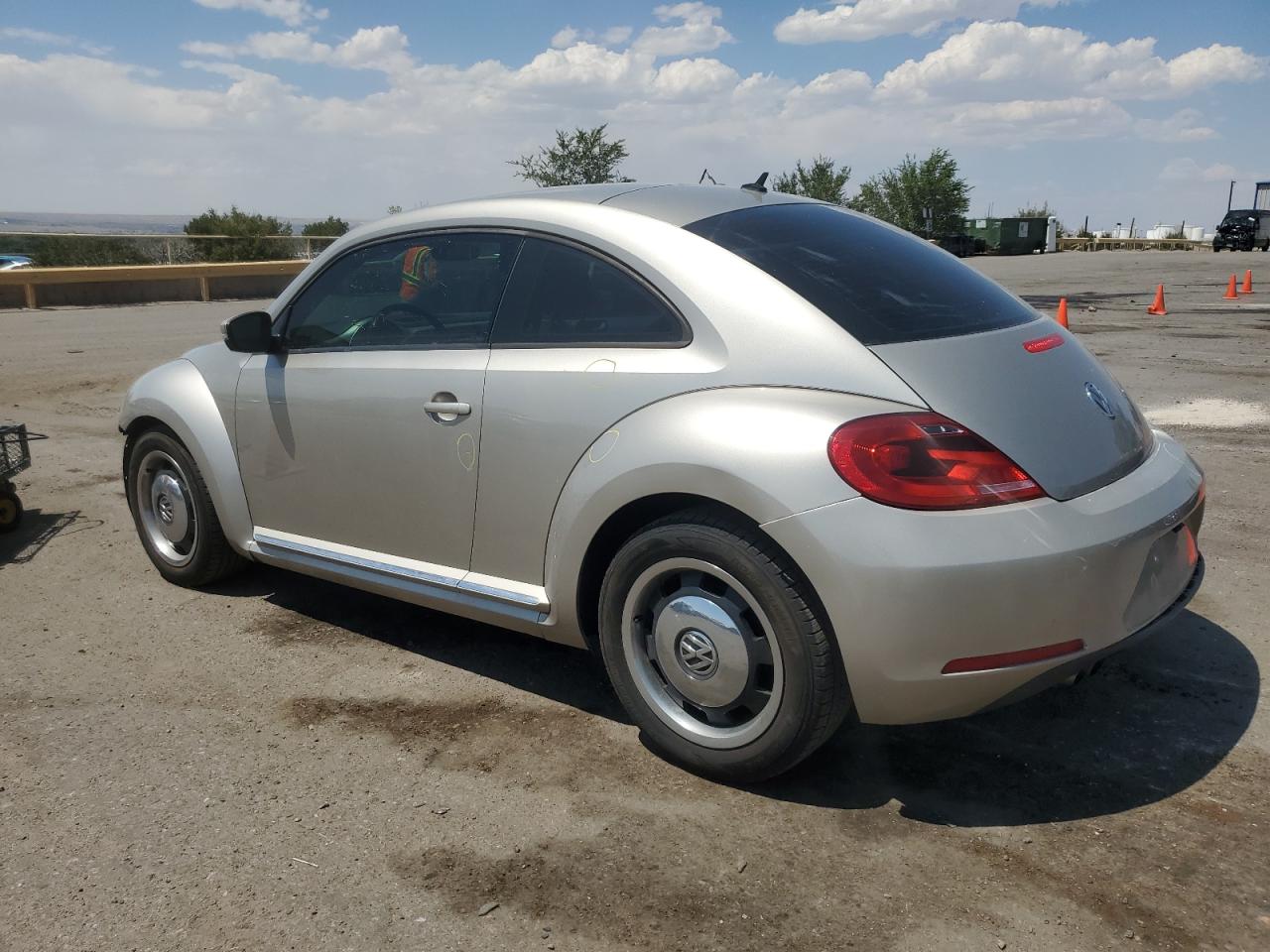 VOLKSWAGEN BEETLE