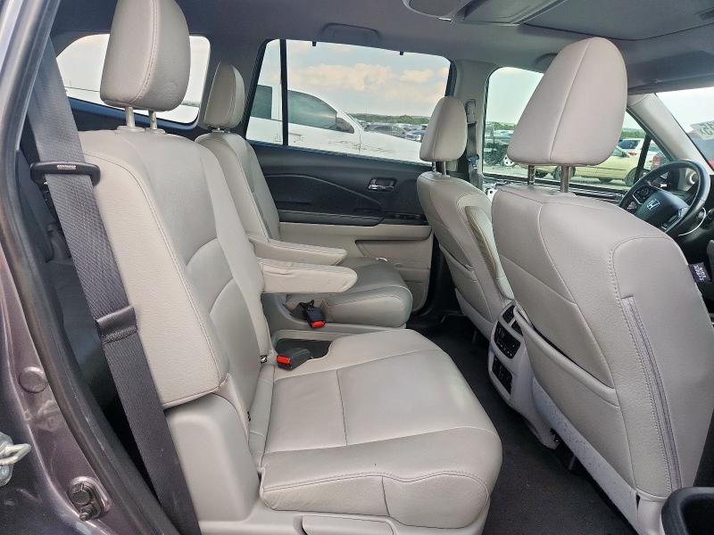 2019 HONDA PILOT TOUR 5FNYF5H65KB012267