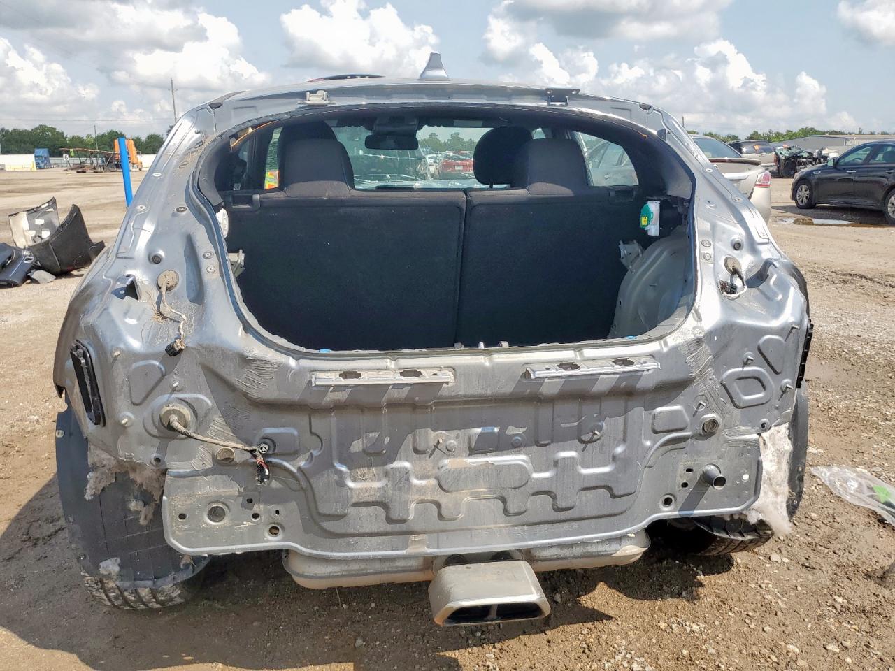 HYUNDAI VELOSTER BASE