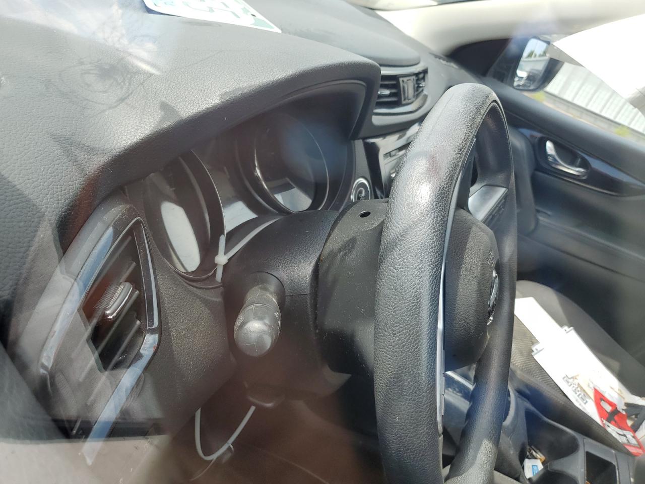 NISSAN ROGUE SPORT S