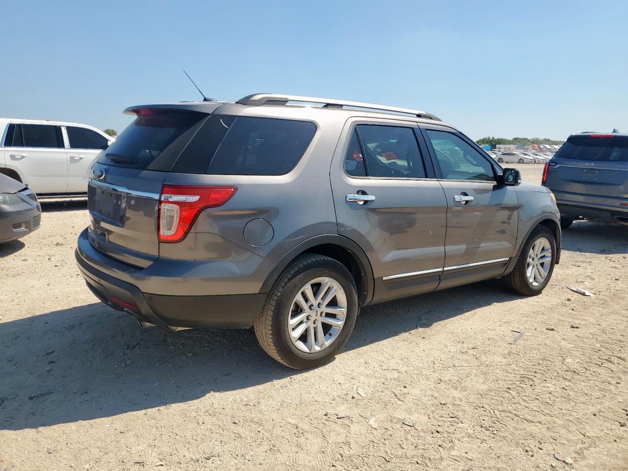 FORD EXPLORER XLT