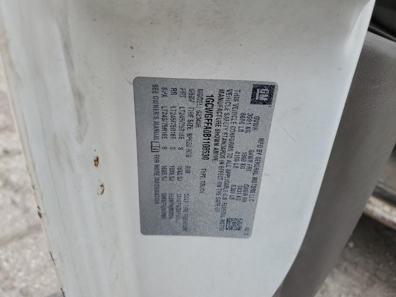 Lot #3268253055 2009 CHEV EXPRESS CUTAW