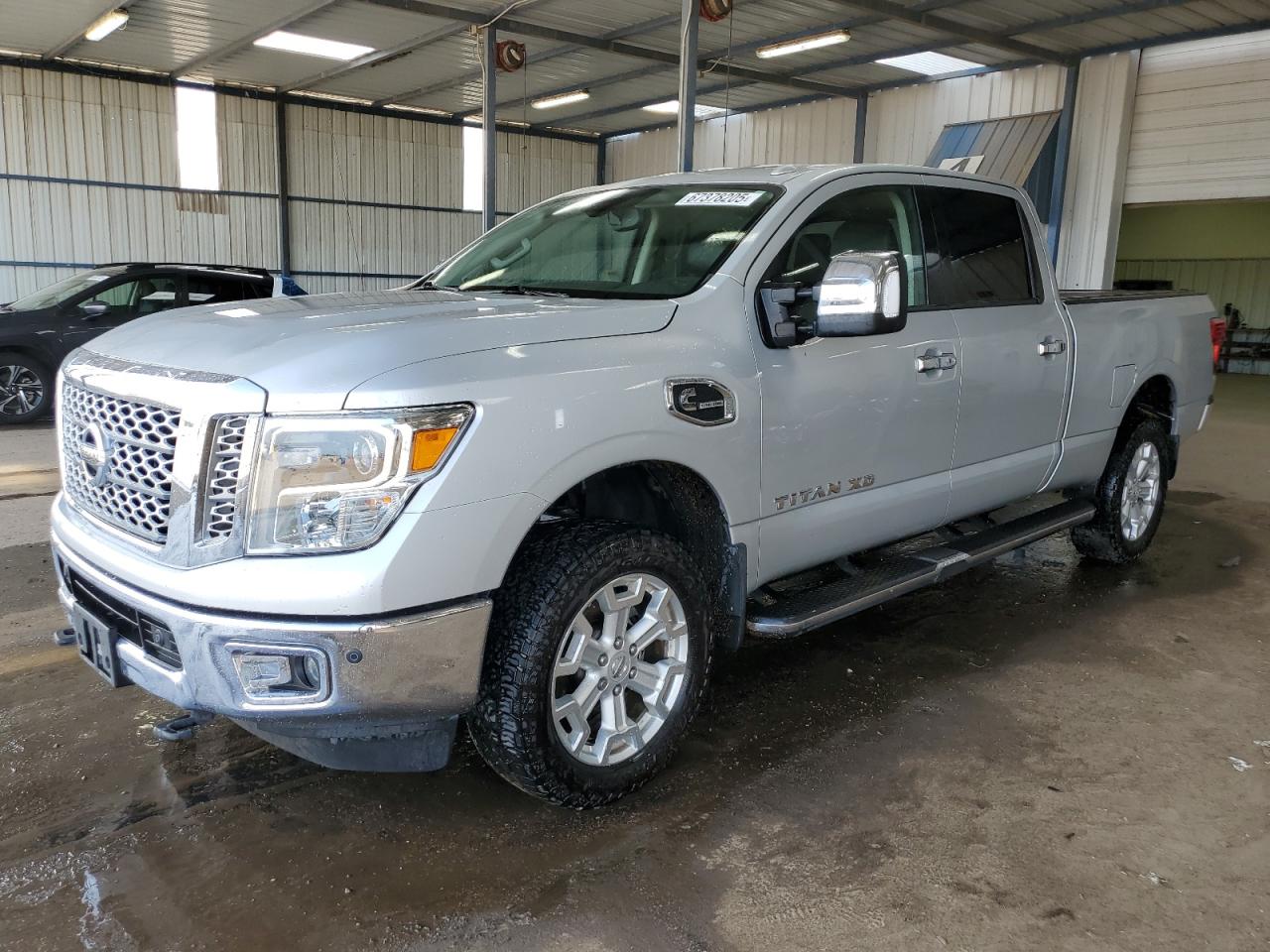 NISSAN TITAN SL