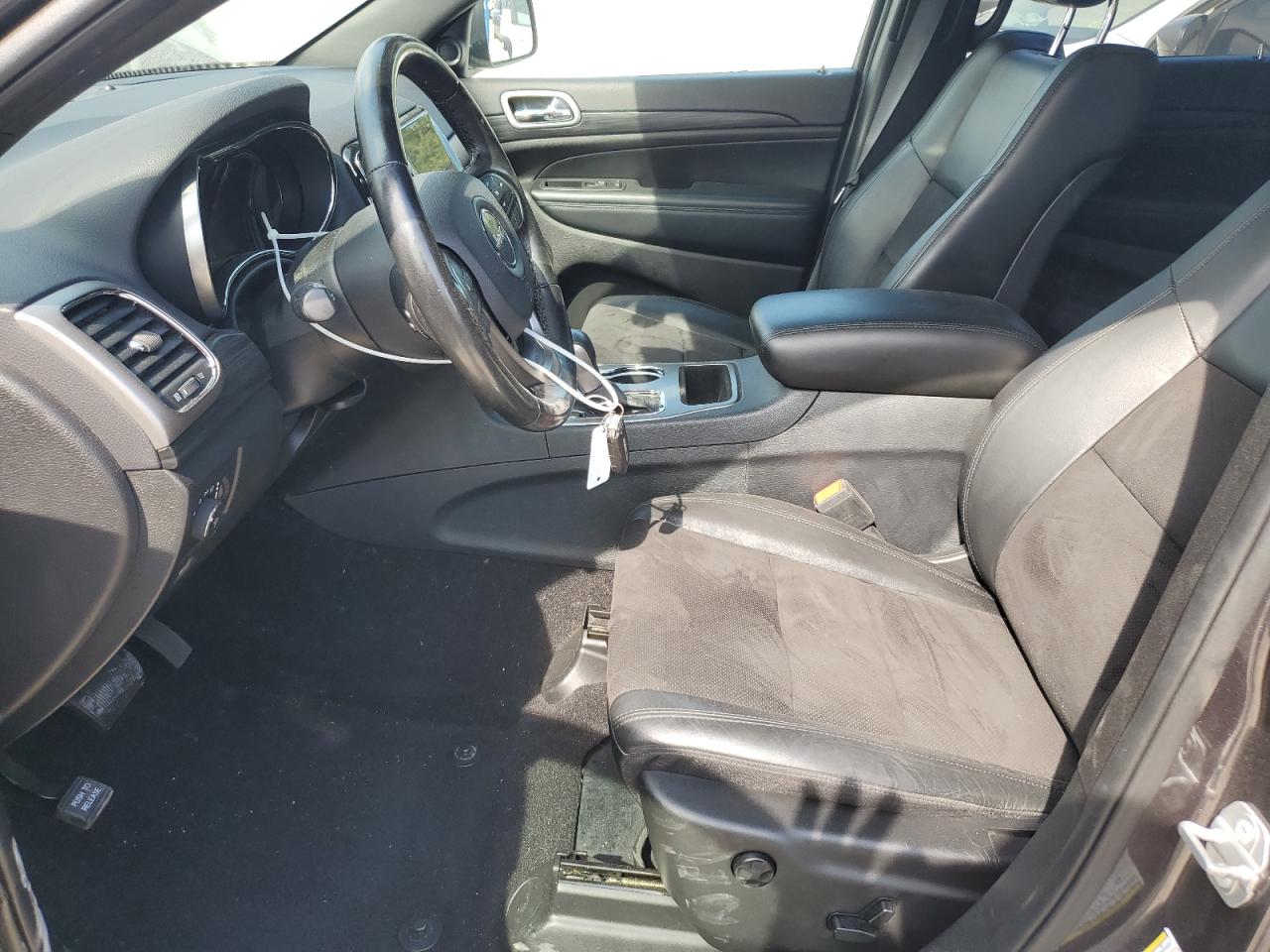 JEEP GRAND CHEROKEE LAREDO