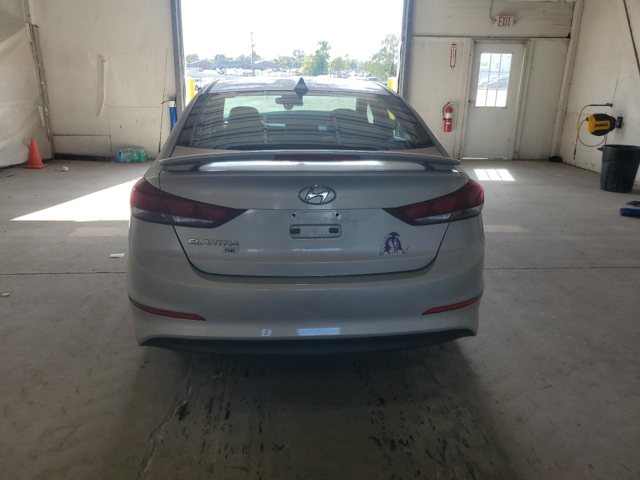 HYUNDAI ELANTRA SE