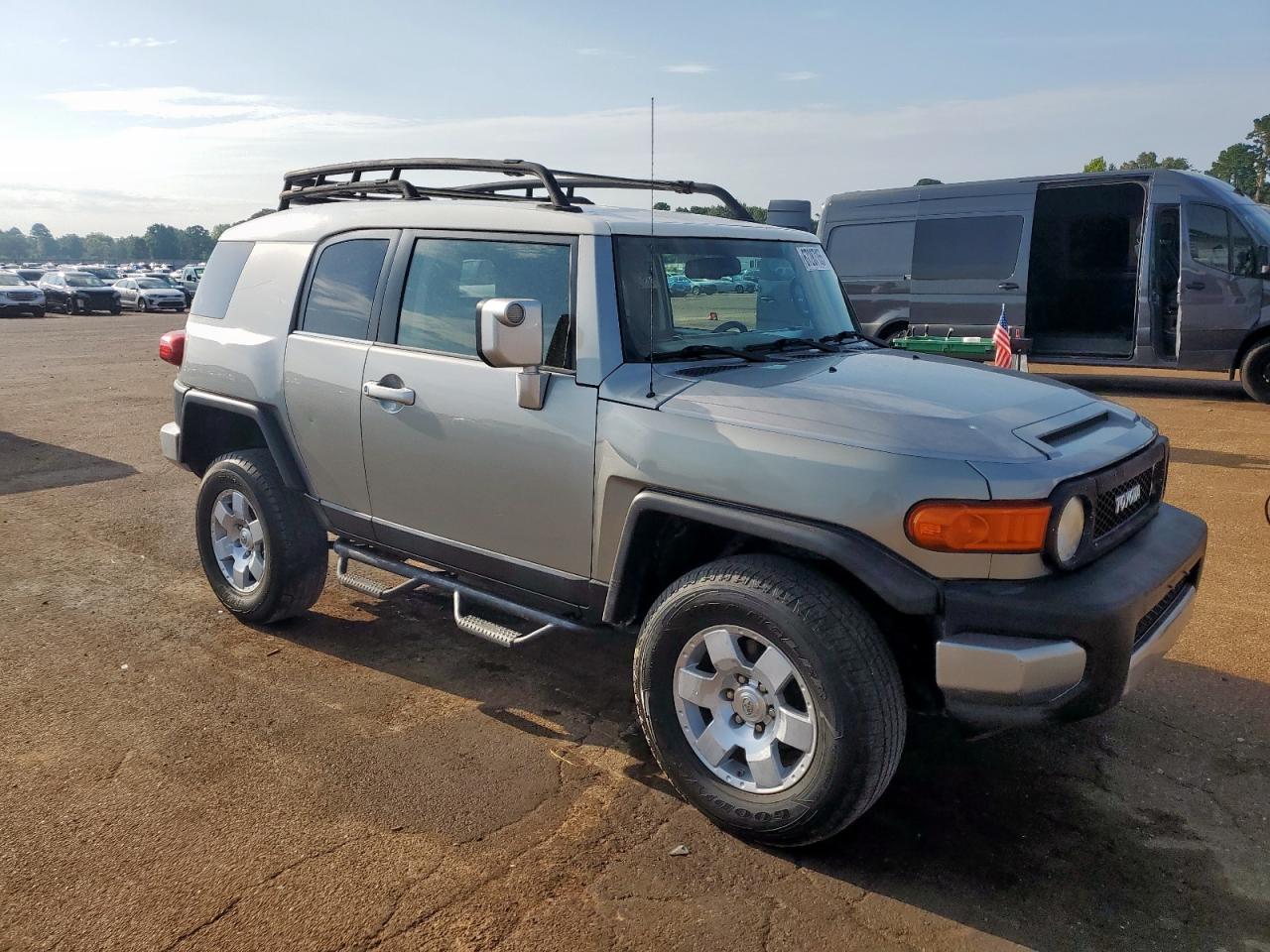 TOYOTA FJ CRUISER