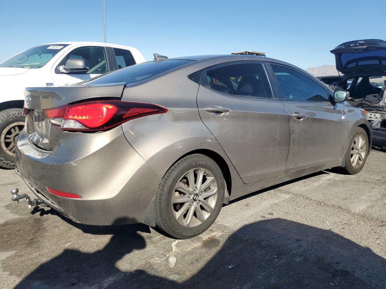 HYUNDAI ELANTRA SE