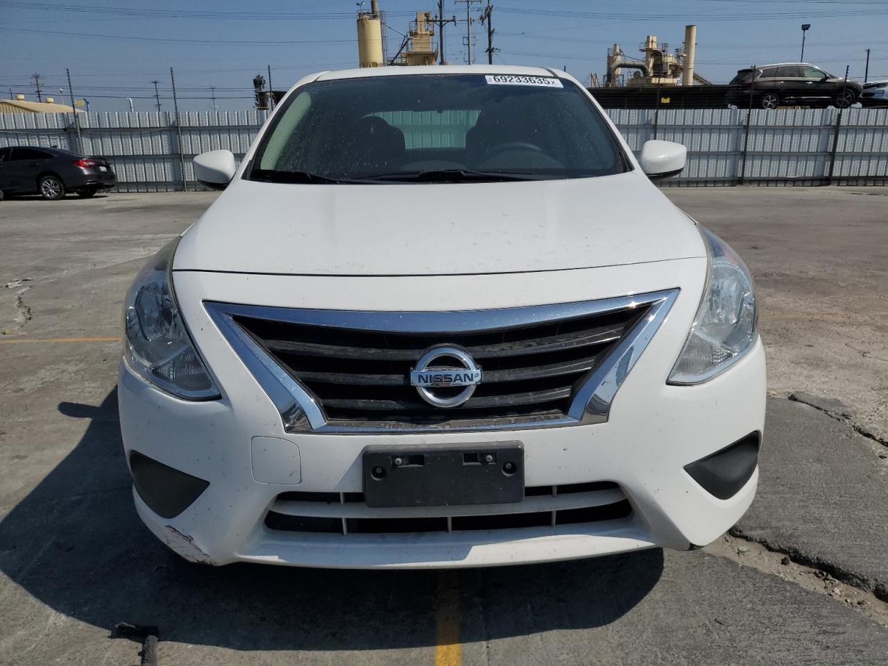 NISSAN VERSA S