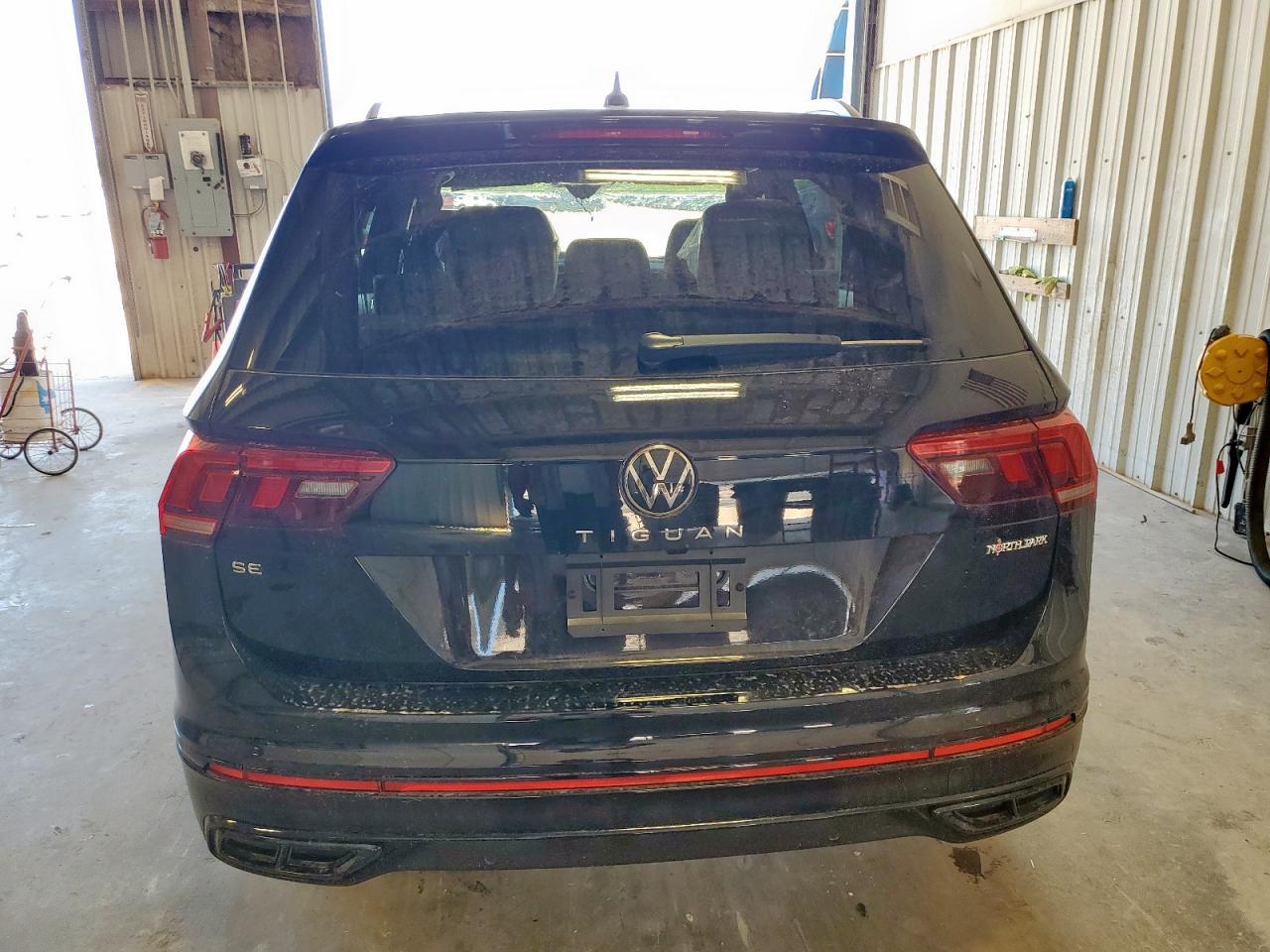 VOLKSWAGEN TIGUAN SE R-LINE BLACK