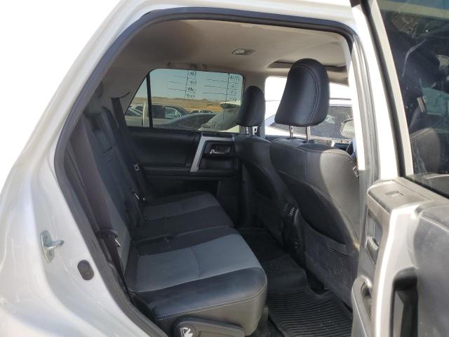 2019 TOYOTA 4RUNNER SR JTEBU5JRXK5644954
