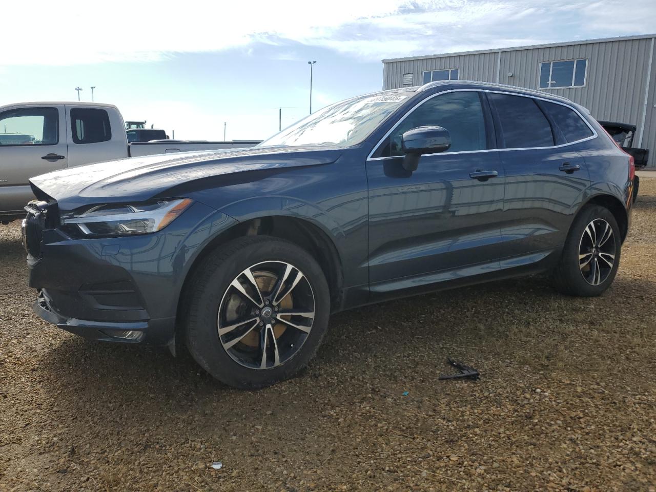 VOLVO XC60 T6 MOMENTUM