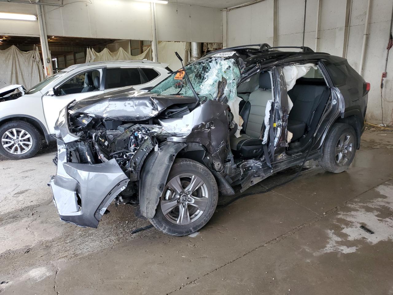 TOYOTA RAV4 XLE