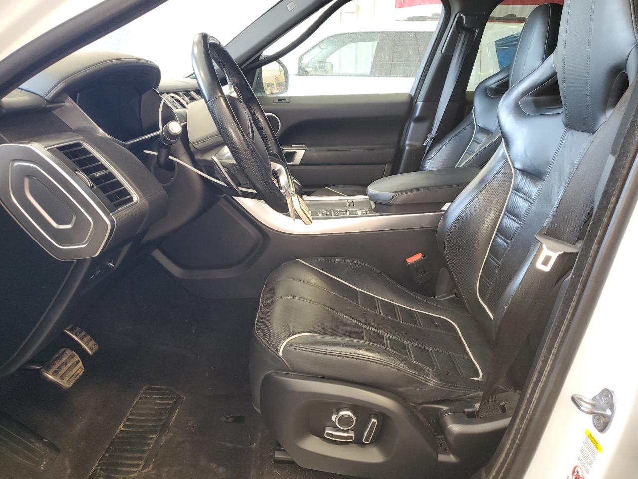 LAND ROVER RANGE ROVER SVR