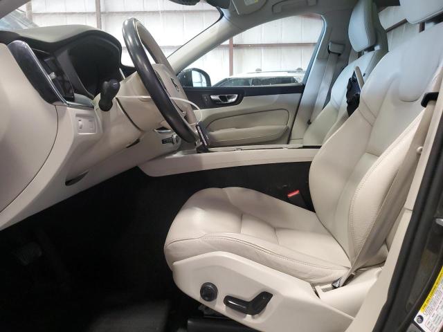 2018 VOLVO XC60 T6 MO YV4A22RK6J1018218